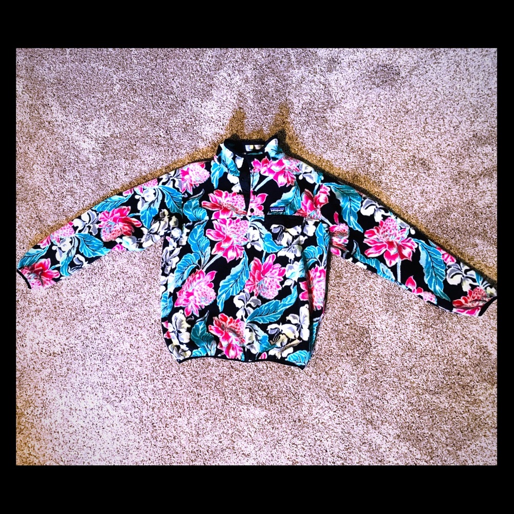 Patagonia Synchilla size M flower print